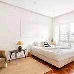 Homestay Soar Home Guest House I Saldanha I Premium Stay Climate Comfort 1 Min To Metro, Near Coworks And Eduardo VII Park *