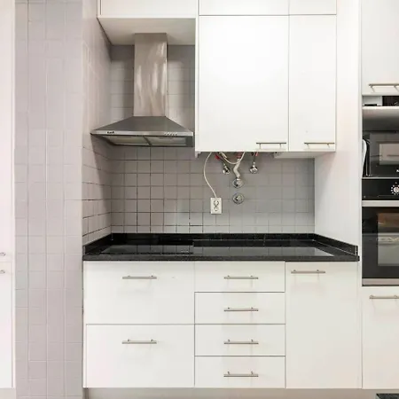 Saldanha L Iconic Climate Comfort 1 Min To Metro, Near Coworks And Eduardo Vii Park I Soar L