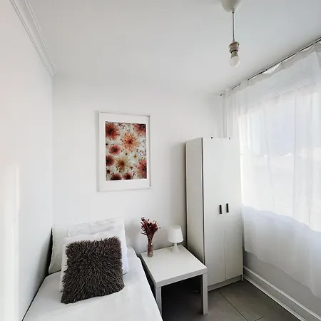 Saldanha L Iconic Climate Comfort 1 Min To Metro, Near Coworks And Eduardo Vii Park شقة